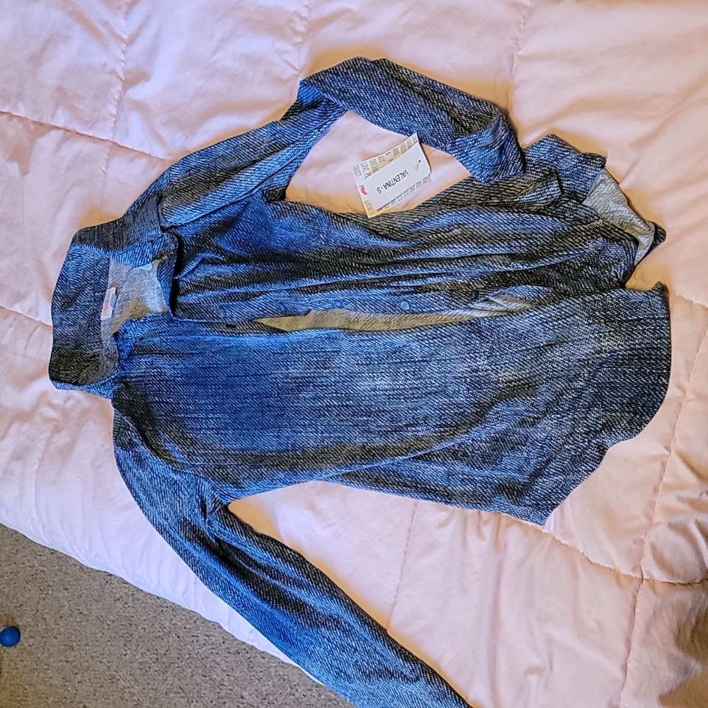 Brand luro size small color blues white